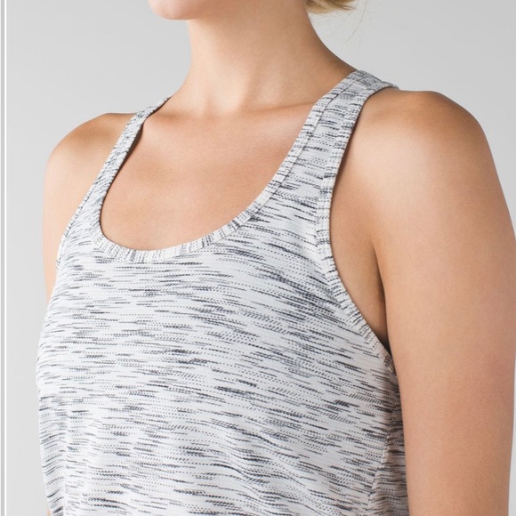 Lululemon Salute the Sun Tank - Picture 4 of 9
